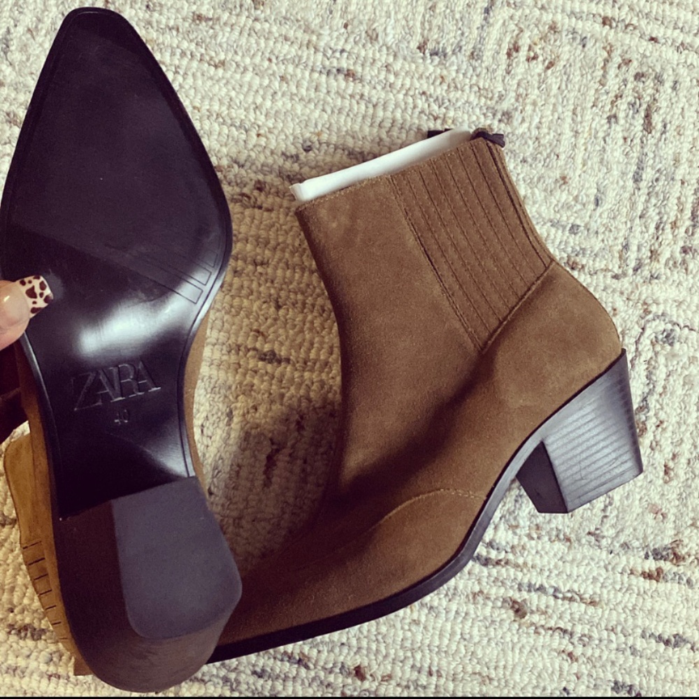 ❌SOLD❌Zara COWBOY SPLIT LEATHER HEELED BOOTS - Picture 2 of 3